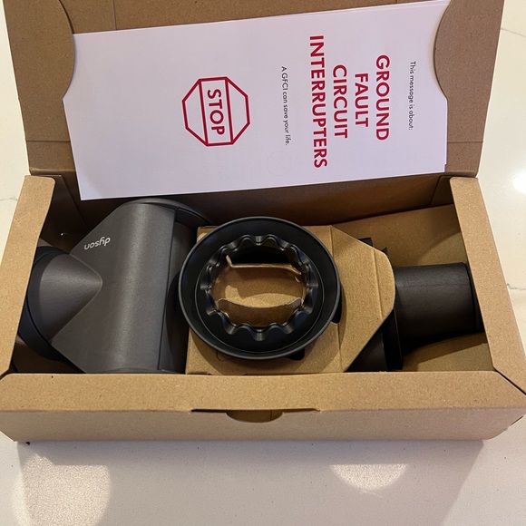 Dyson supersonic hairdryer accessories - Picture 5 of 5